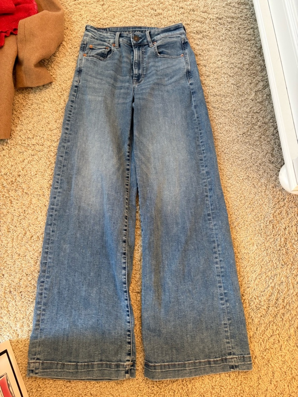 American Eagle Outfitters Wide Leg Jeans in Medium Blue Wash